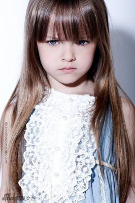 俄罗斯8岁萝莉被评“全球最美小女孩”