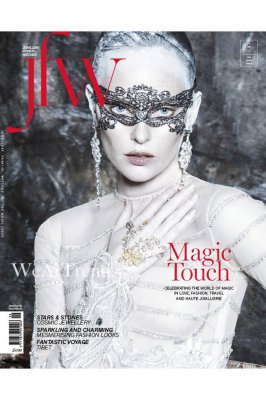 模特Jemma为《JFW》杂志拍摄时尚封面大片