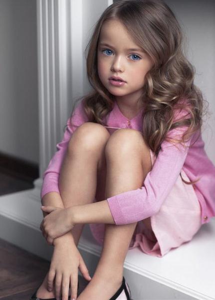 俄罗斯9岁模特被评全球最美女孩