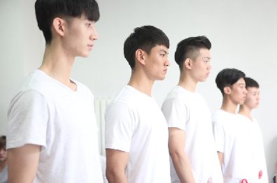 2016年北京新丝路模特学校暑期班第二期毕业学生考试