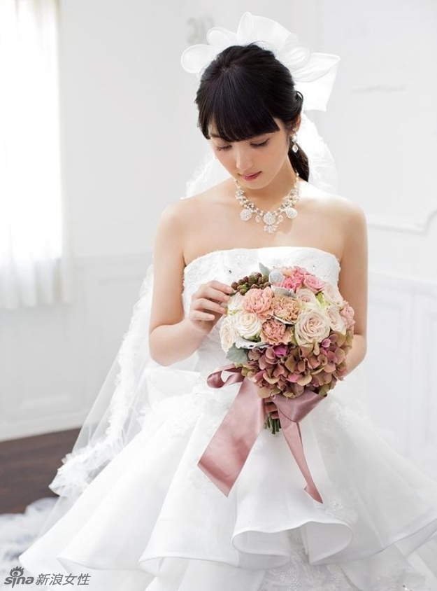 日本最美脸蛋佐佐木希婚纱大片 娇美优雅