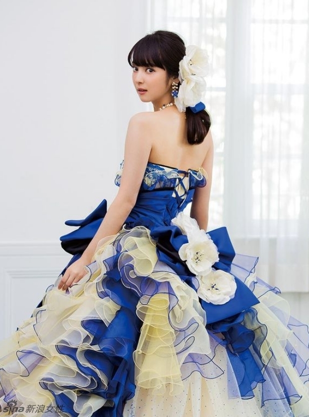 日本最美脸蛋佐佐木希婚纱大片 娇美优雅