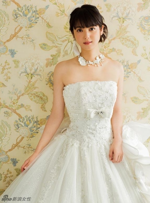 日本最美脸蛋佐佐木希婚纱大片 娇美优雅