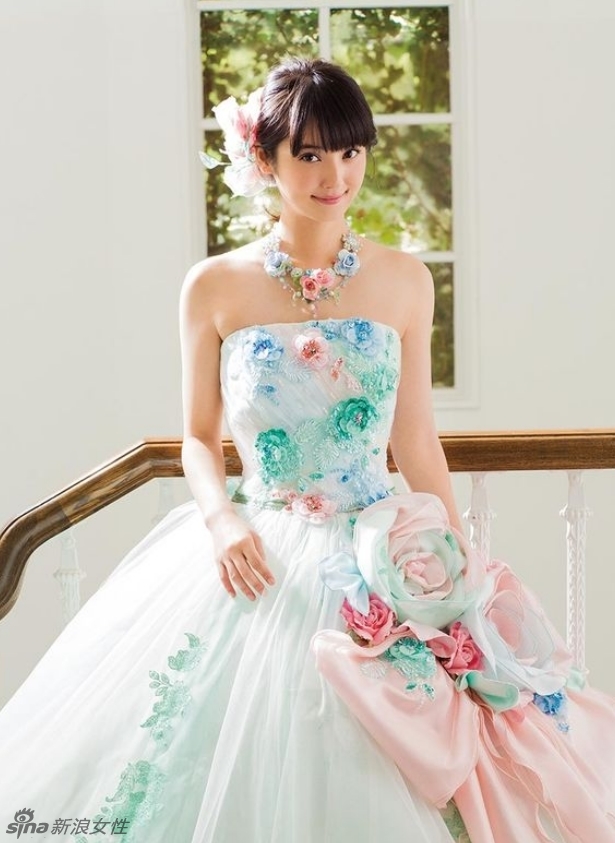 日本最美脸蛋佐佐木希婚纱大片 娇美优雅