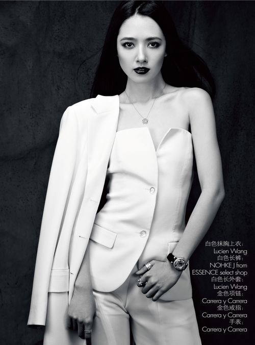 郭碧婷登时尚杂志《ELLE-JC5》封面 彰显靓丽青春气息