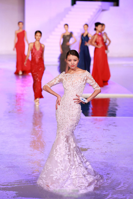 新丝路中国模特大赛 模特与礼服互衬最美赞歌